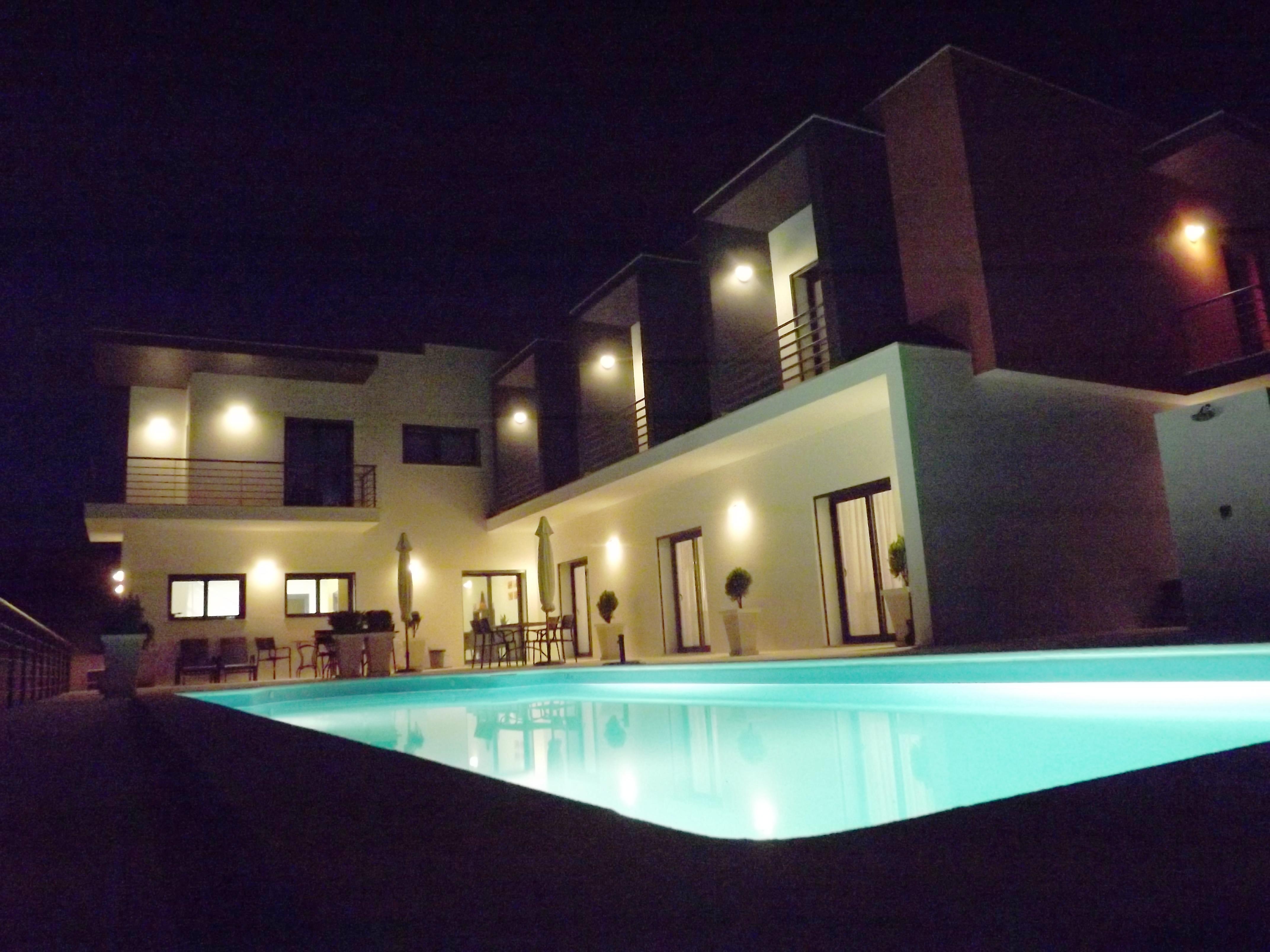Casa Ceedina Bed And Breakfast & Beauty Batalha Exteriör bild